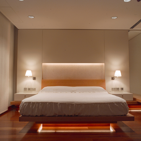 Dormitorio moderno
Cama Luz indirecta
Cabezal luz indirecta