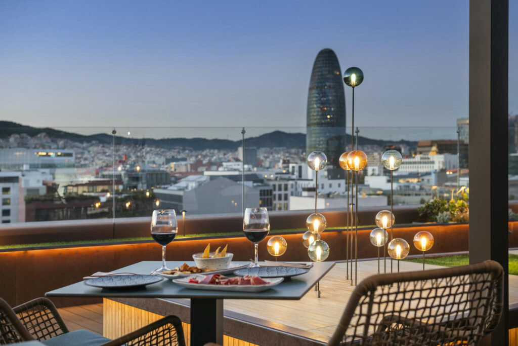 Vistas panorámicas desde Sky Garden Rooftop, Hotel Pere IV, Barcelona
