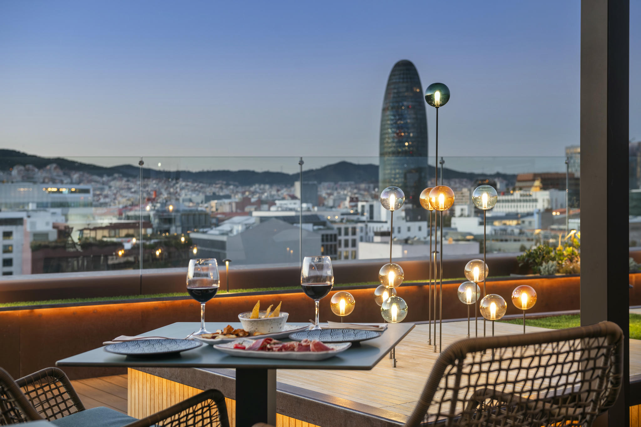 Vistas panorámicas desde Sky Garden Rooftop, Hotel Pere IV, Barcelona