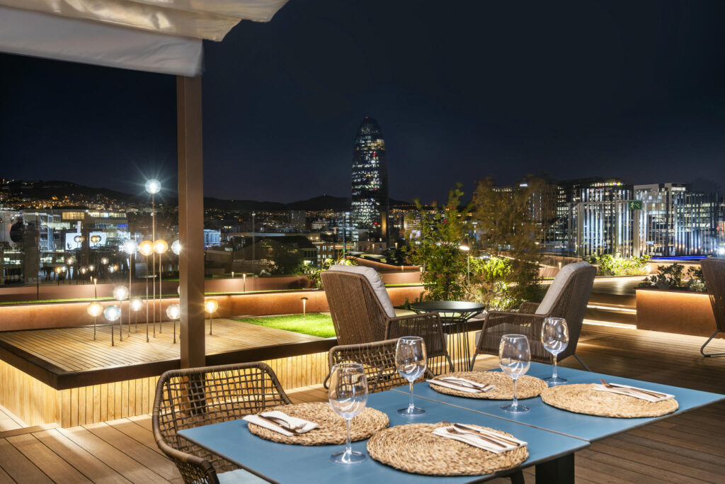 Terraza Moderna y Acogedora