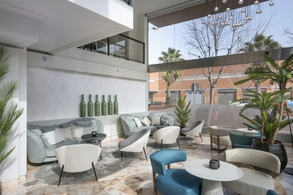 salón acogedor y moderno salón contemporáneo con decoración minimalista y muebles suaves.